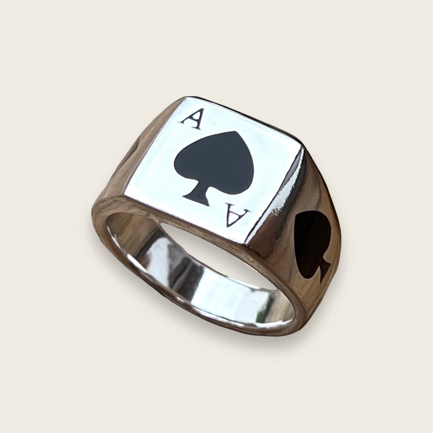 Card ring in silver