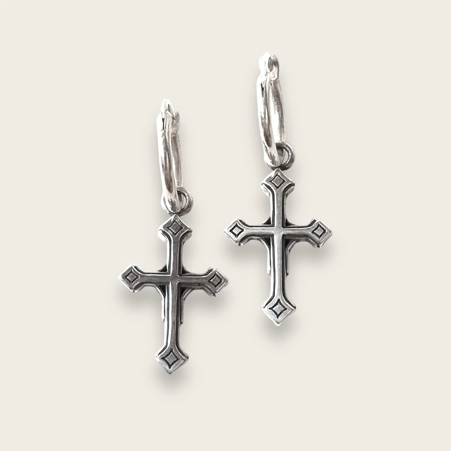 CROSS EARRINGS IN SILVER