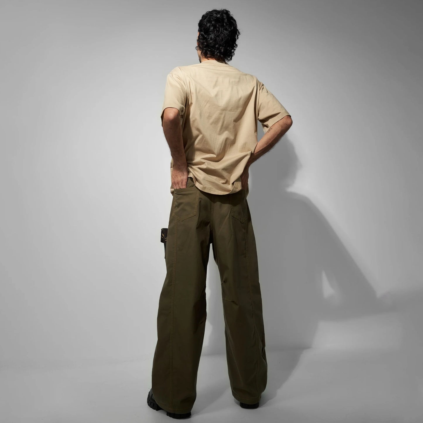 BAGGY UNISEX PANTS IN KHAKI