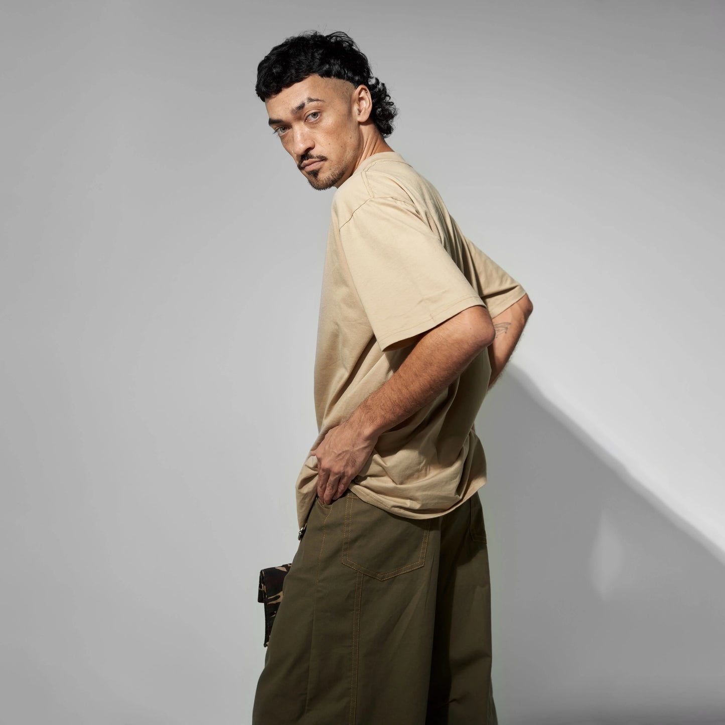 BAGGY UNISEX PANTS IN KHAKI