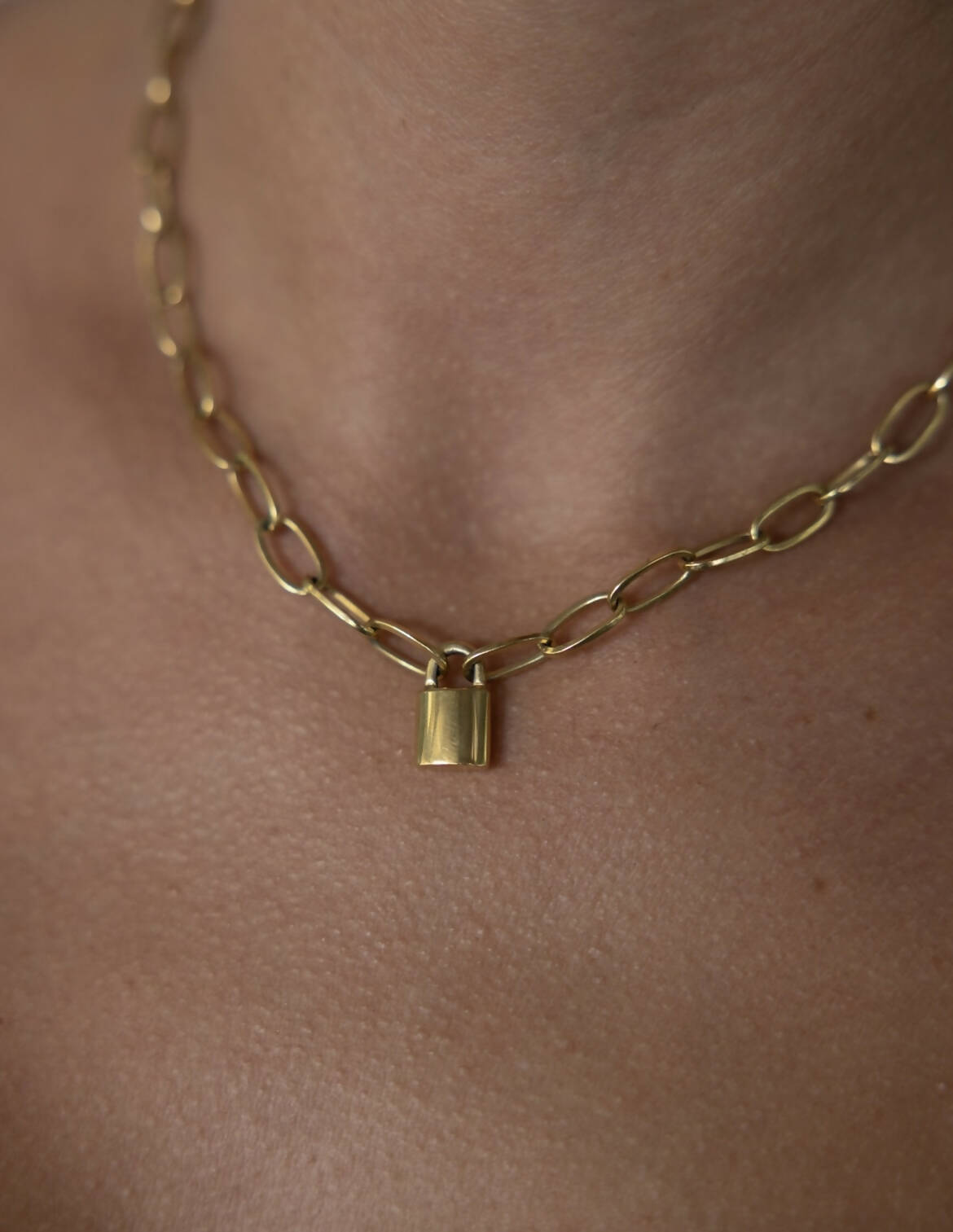 Necklace-chain with lock